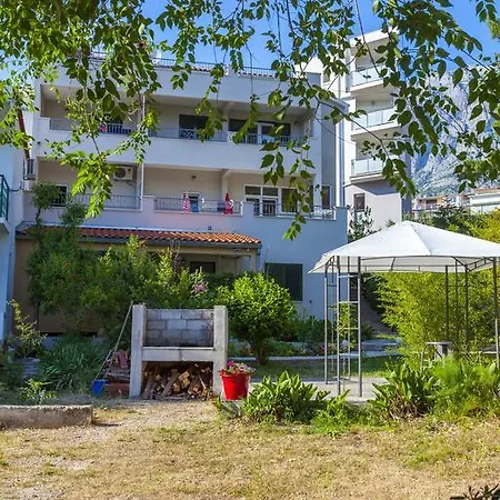 Meri - Puharic 3* Makarska