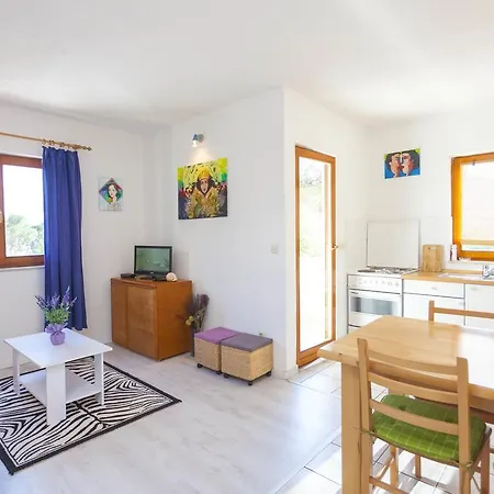 Meri - Puharic Гостевой дом Макарска