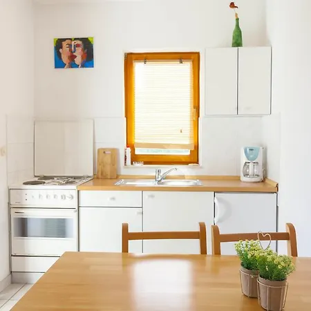 Meri - Puharic Гостевой дом 3*