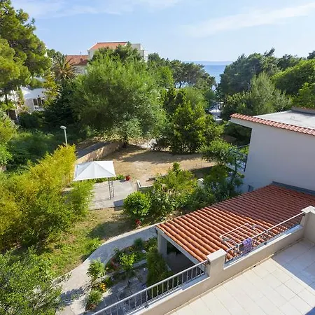 Meri - Puharic 3* Makarska