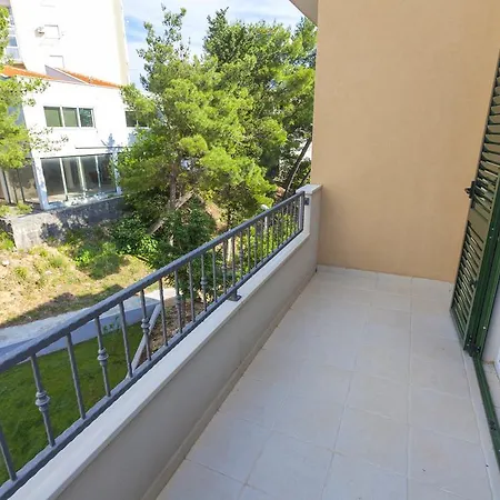 Meri - Puharic 3* Makarska