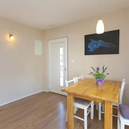 Meri - Puharic Гостевой дом Макарска