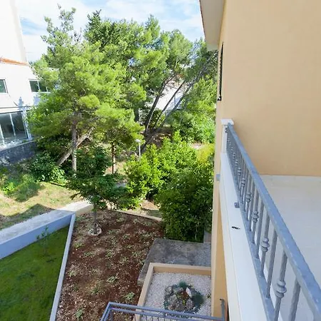 Meri - Puharic 3* Makarska