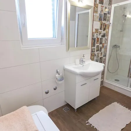 Meri - Puharic 3* Makarska